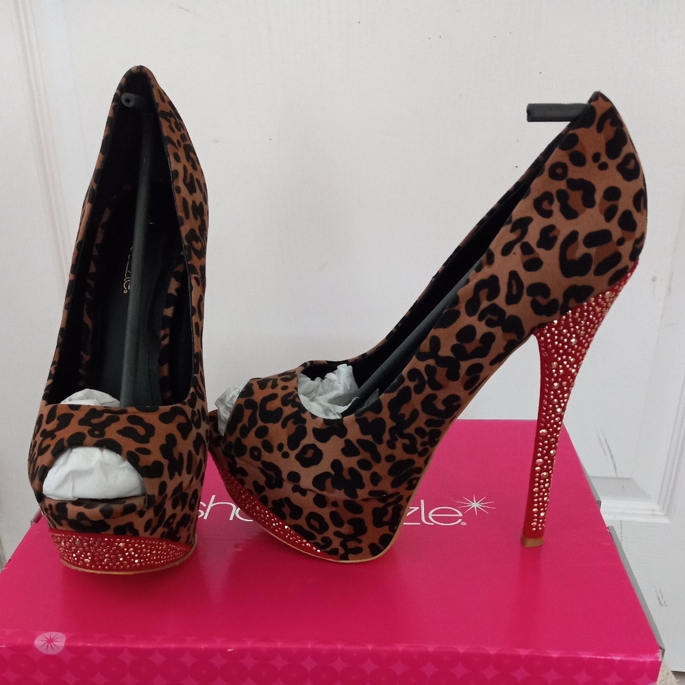 ShoeDazzle "Salma" Leopard print platform heels